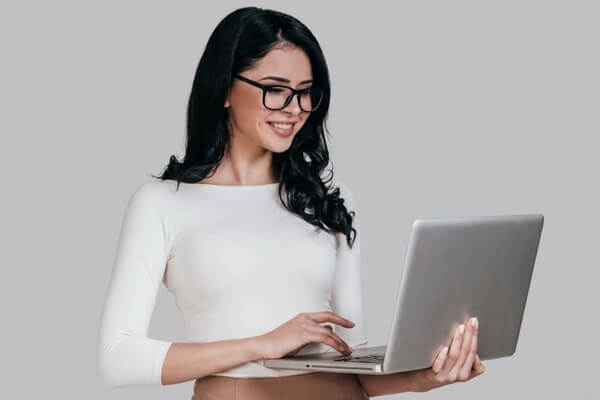 Ambiente de atendimento online calmo e organizado